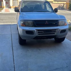 2001 Mitsubishi Montero