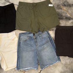 5 pair of women’s shorts (cash & Pick Up Only)