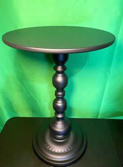 NEW Funecy Metal Round End Table | Vintage Matte Black Accent Side Table