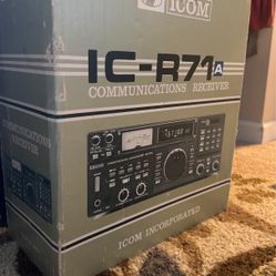Icom ic r71a communications receiver