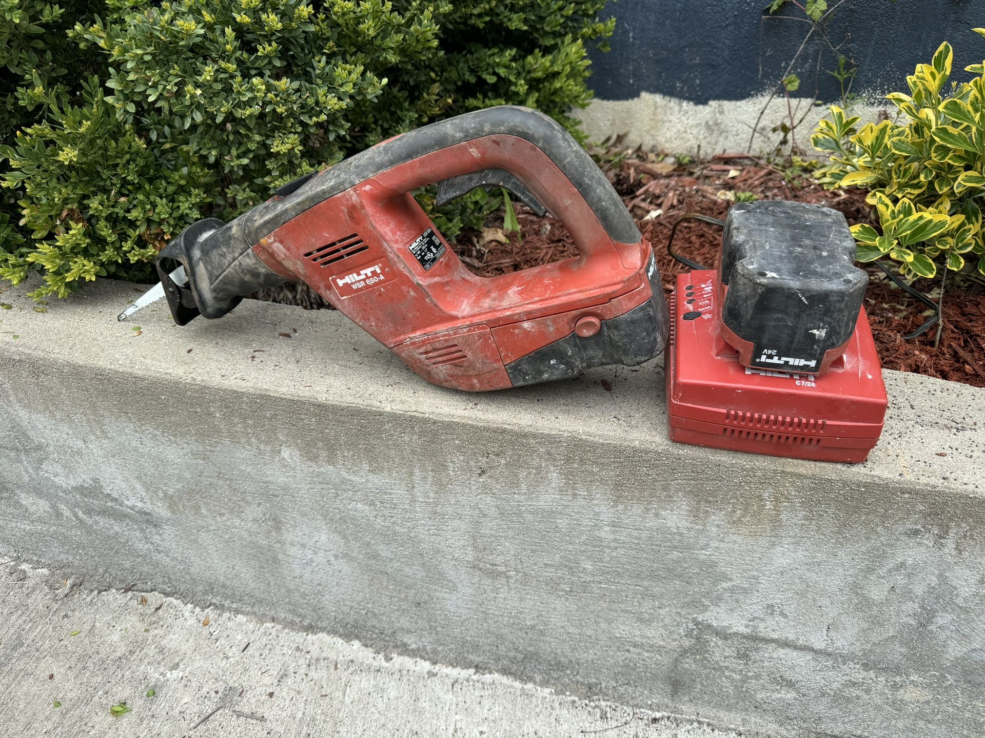 HILTI 24V Reciprocating Saw