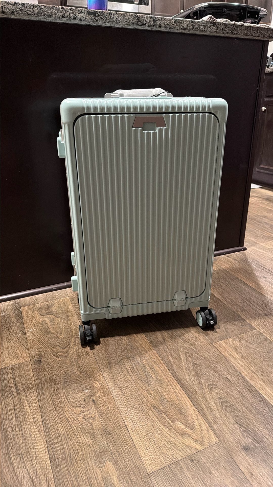 Nobl Check-In Medium: All-In-One 24" Powder Blue