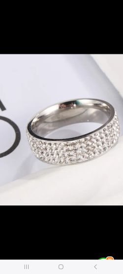 Ladies Ring with Rhinestones