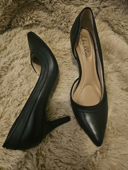 WOMEN'S SIZE 7 BRAND NEW 