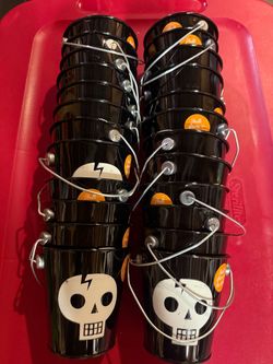 Skull buckets (glow in the dark!)
