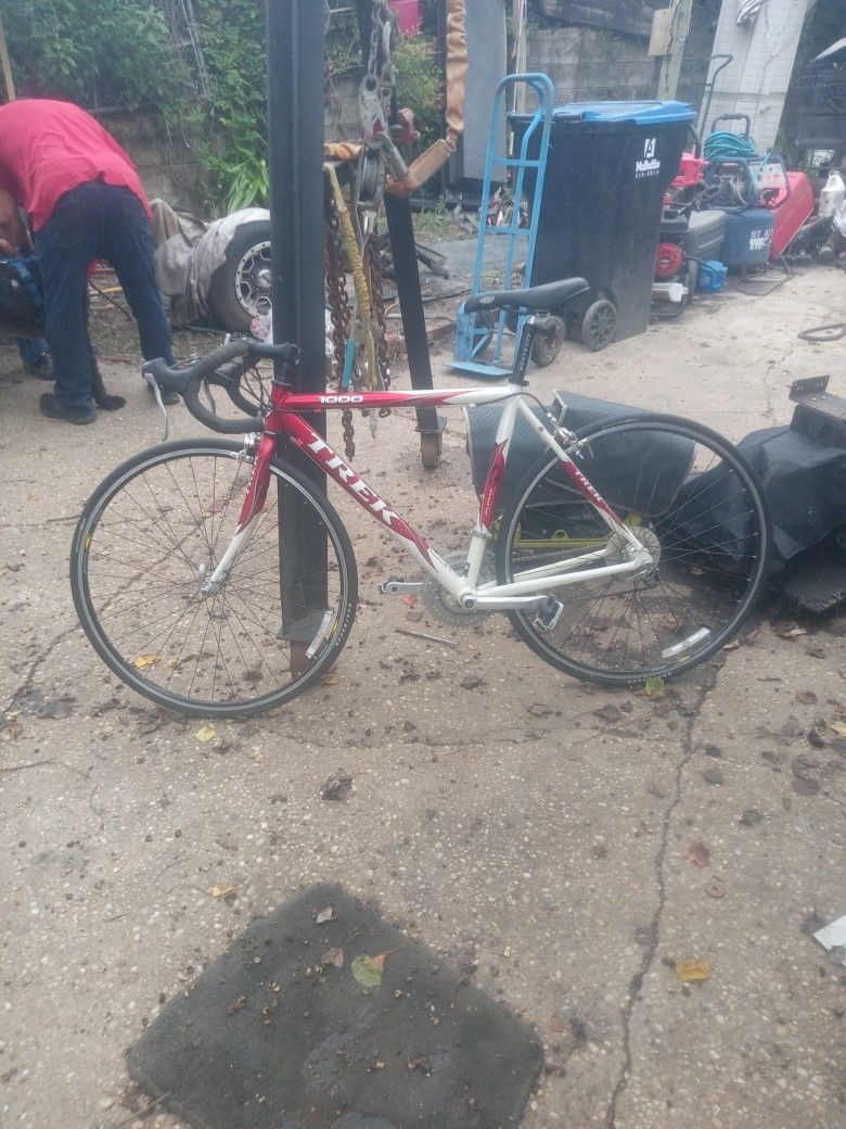 Trek 1000 Bike