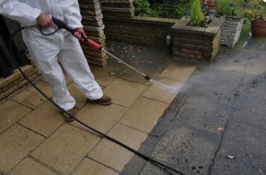 Lavo botes de basura y lavado a precion de entradas de garages