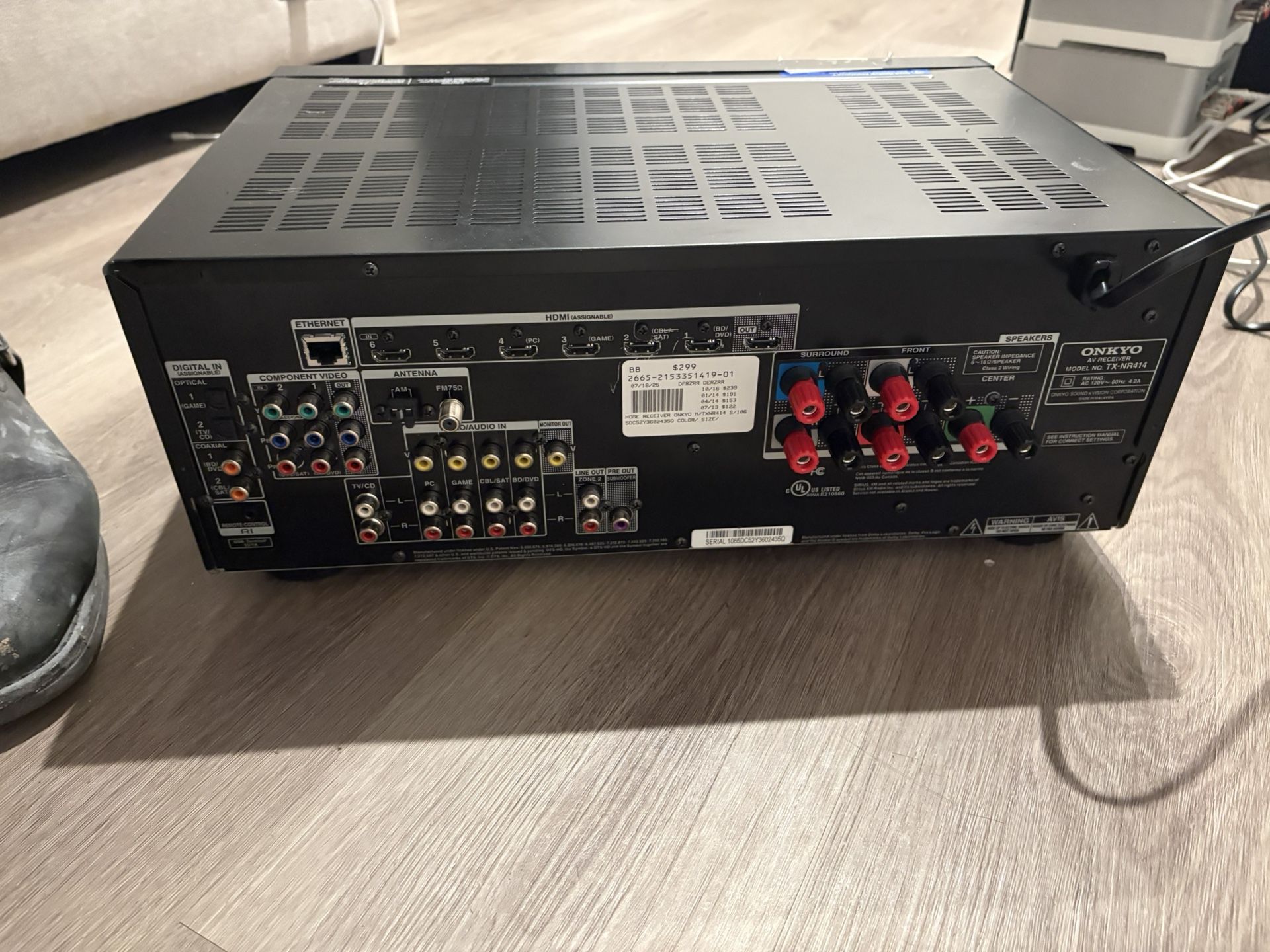 Onykon Home Theater.