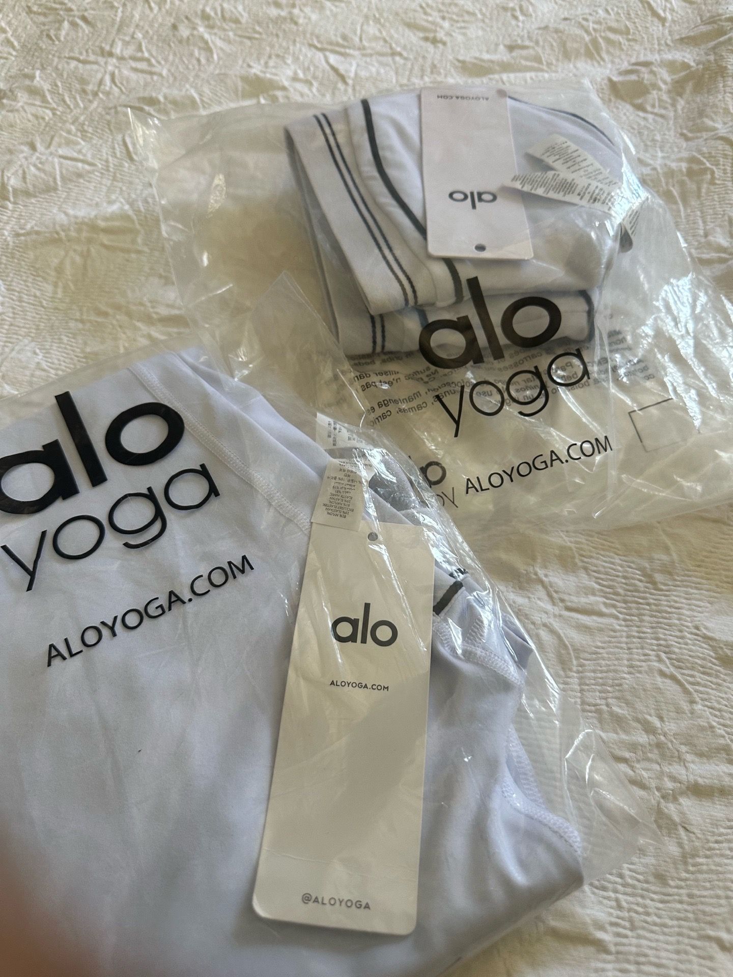 white small Alo Set