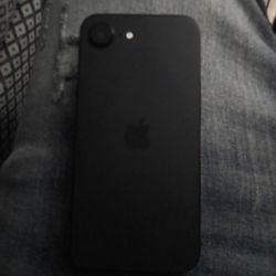Iphone 16e 400$