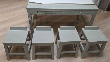 Martha Stewart Kids Art Activity Table with 4 chairs set, easel paper roll