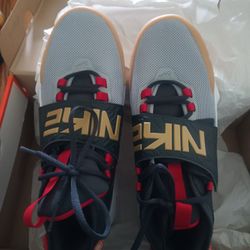 Nike Sneakers 