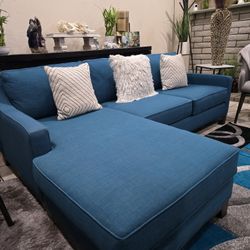 SOFA SECTIONAL COUCH REVERSIBLE CHAISE LIKE NEW IN PERFEC CONDITION🌈🎈 FREE DELIVERY 🥳 🚛🚚