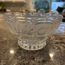 Decorative Cut Glass Bowl – Crystal Style Serving Bowl / Centerpiece