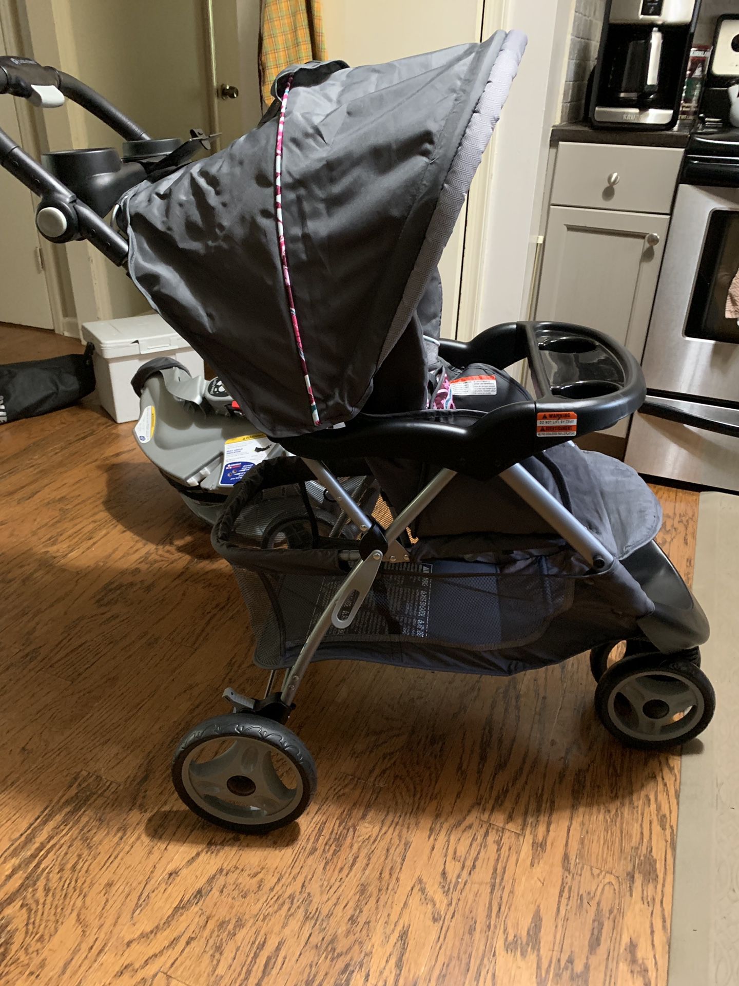 NEW stroller and car seat set baby girl