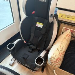 Graco 4Ever DXL 4-in-1 convertible car seats