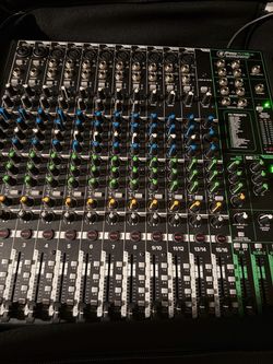 Mackie ProFX16v3 16-channel Mixer