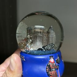 Tower Of London Snow Globe 