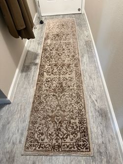 Indoor runner rug 2’x8’