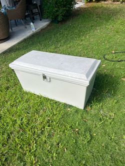Dock box