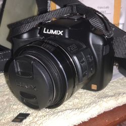 Panasonic FZ200