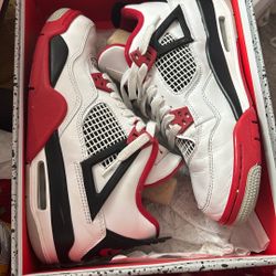 Retro Air Jordan 4