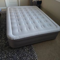 Air Mattress - Like New