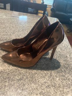 Like new bronze heels