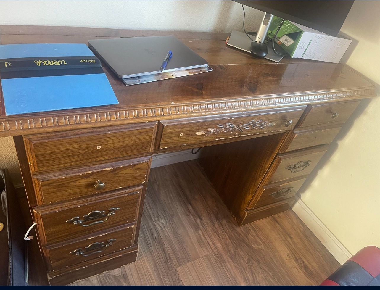Free Dresser / Desk