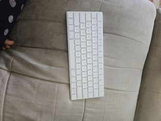 Apple Keyboard