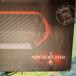 Cast iron grill by HELL'S KITCHEN Retails 49.95