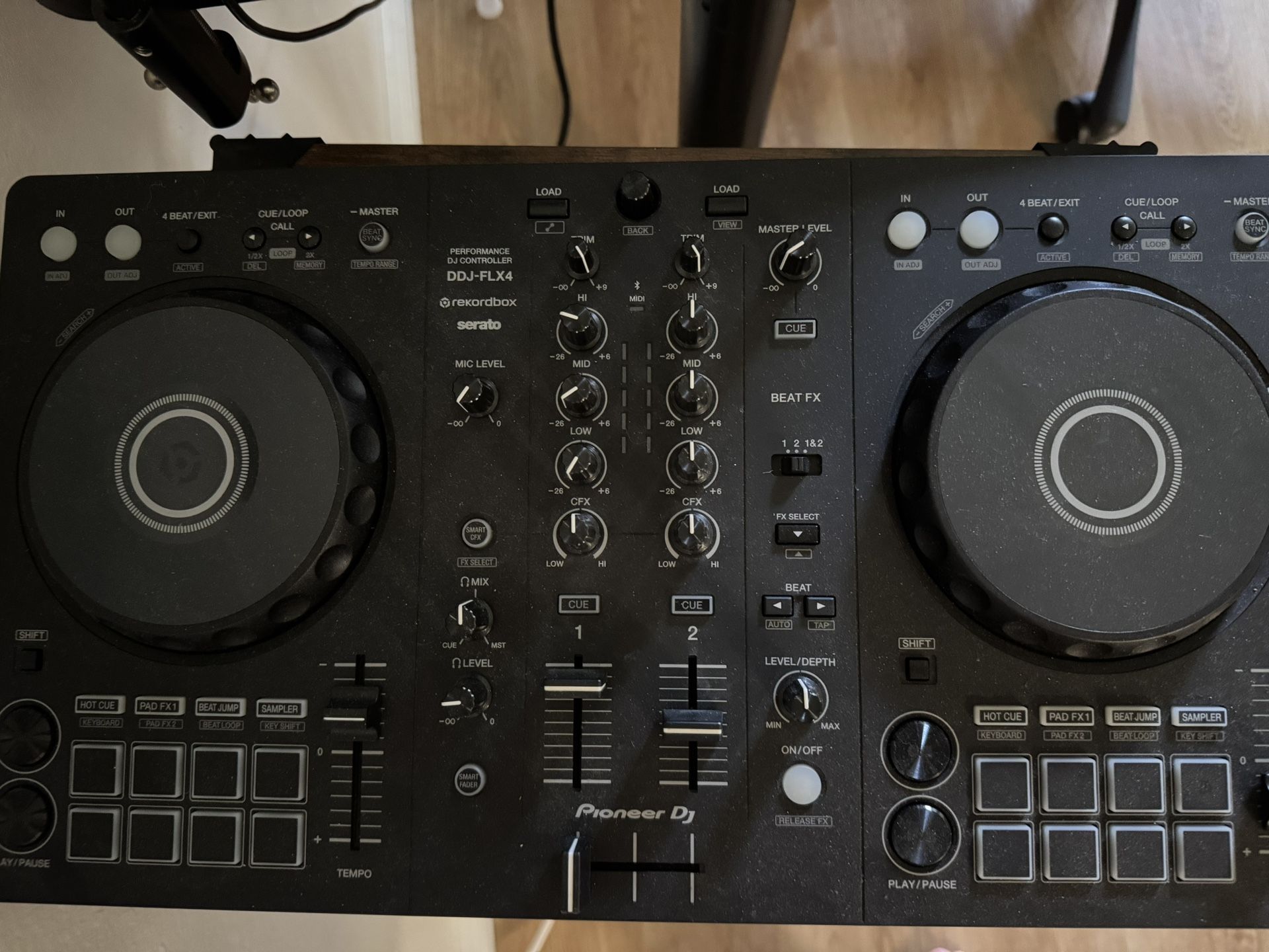 Pioneer DJ DDJ-FLX4 Controller