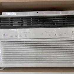 WINDOW AIR CONDITIONER