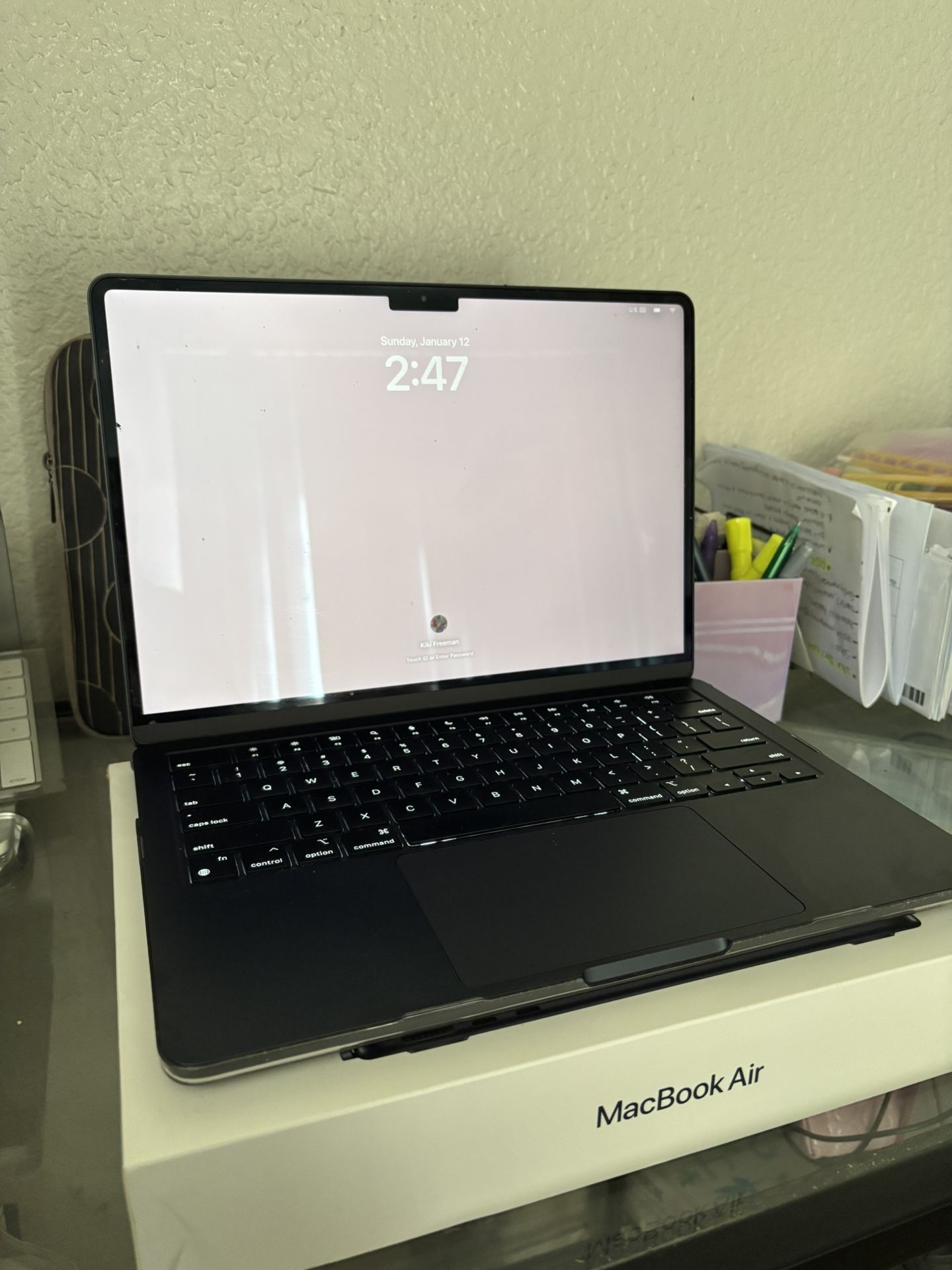 Apple MacBook Air Laptop M2 13.6” 8GB