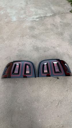 Tail lights ford mustang 94-98