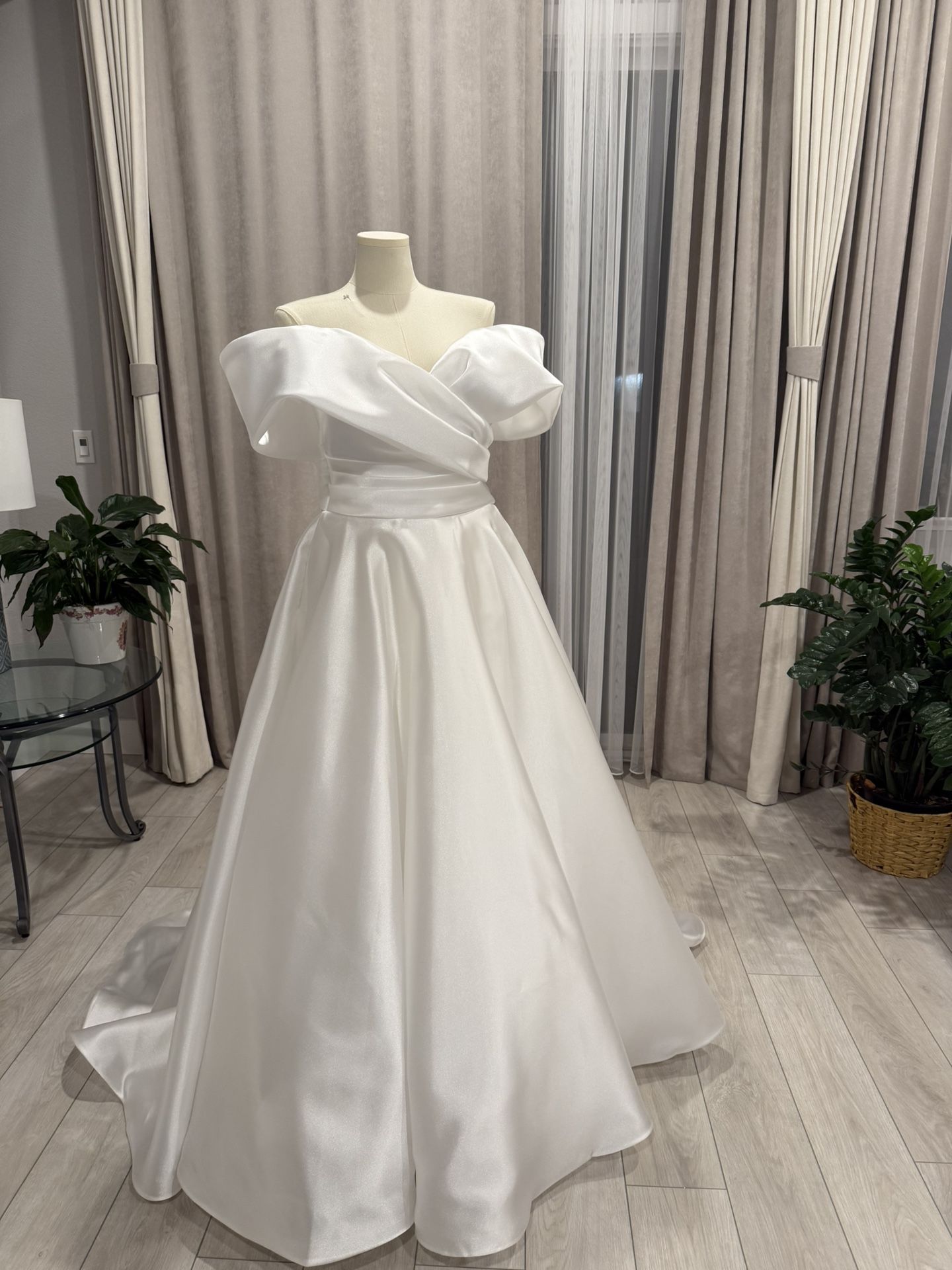 Plus-Size New Wedding Dress