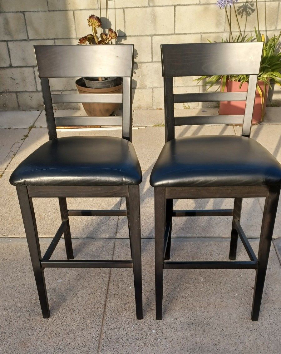 Counter Height Chairs/Bar Stools