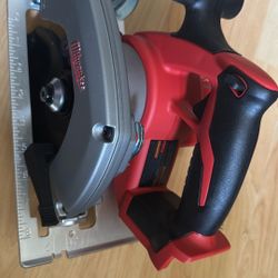 Milwaukee M18 6 1/2 “ Circular Saw 