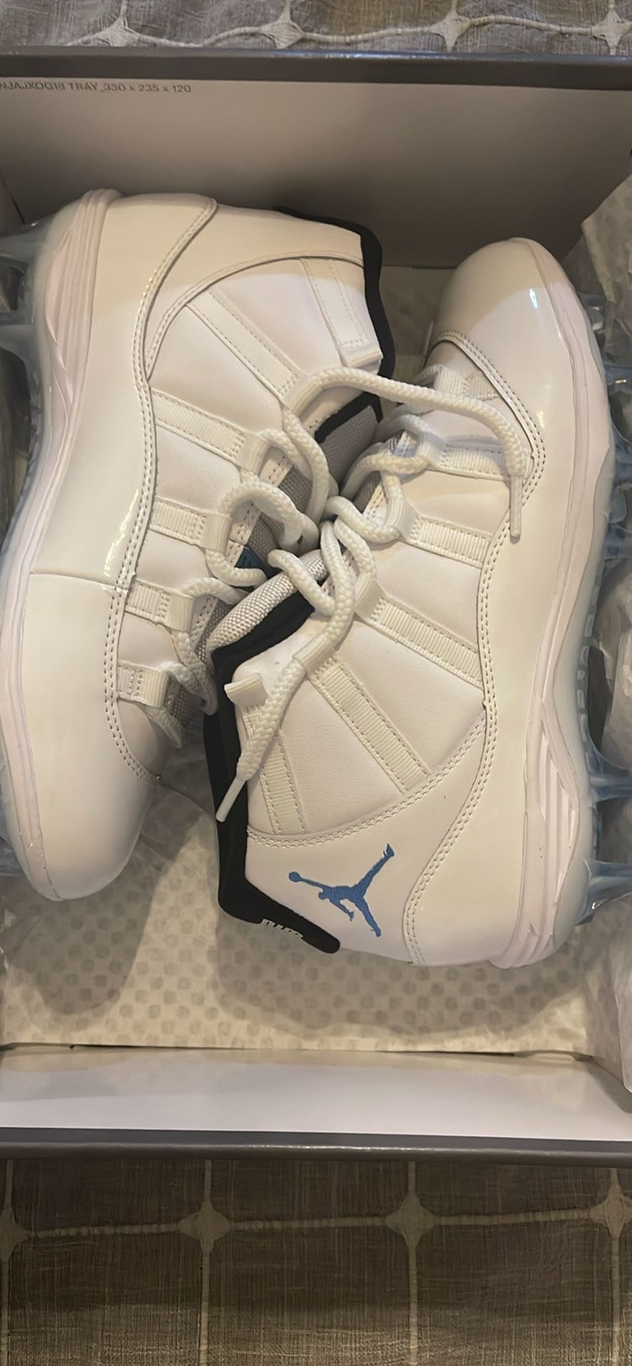 Jordan 11 Mid Football Cleats