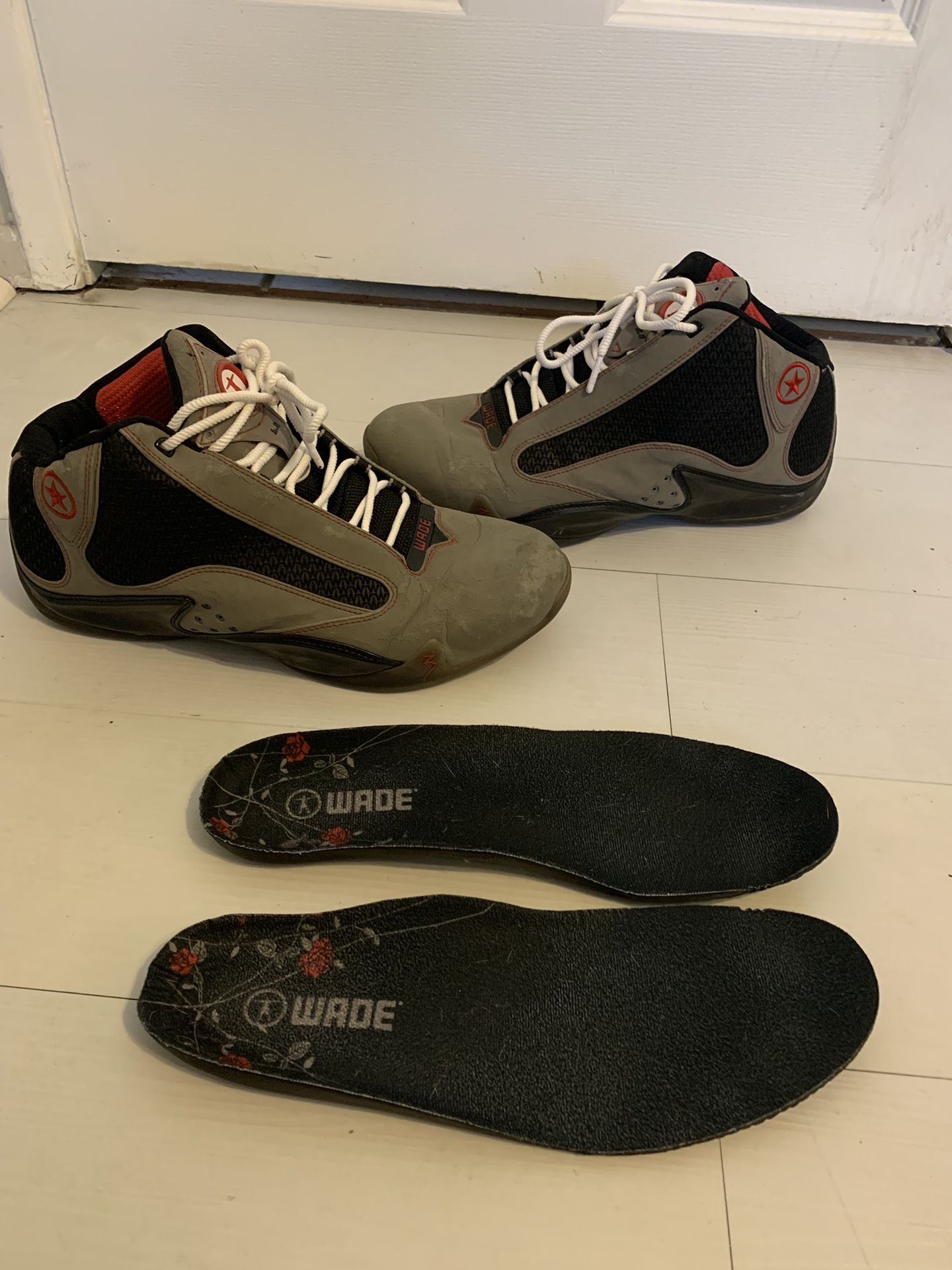 Dwayne Wade Converse Mid