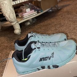 Inov8  Mens Size 10 .5
