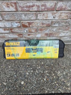 DeWalt 7-piece tire change kit