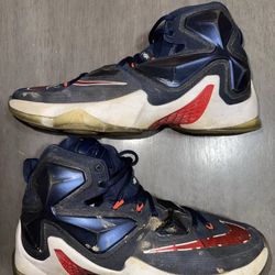 Size 8.5 - Nike LeBron 13 USA - 807219-461