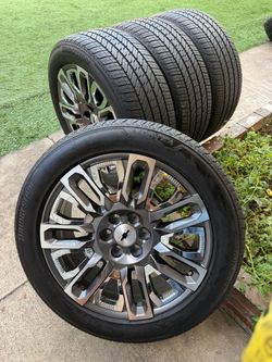 22 inches Chevy Silverado wheels and tires gmc sierra Denali Tahoe
