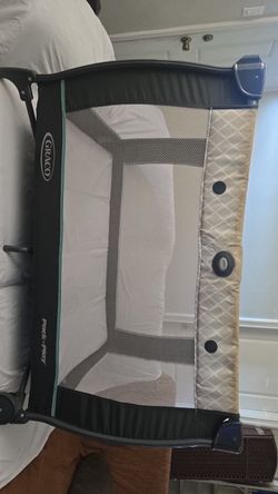 Graco Playpen W/ Milliard Mattress 