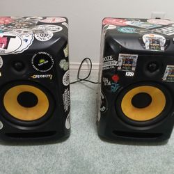2 KRK ROKIT 8 STUDIO MONITORS