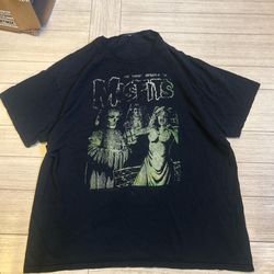 Black & Green Misfits Size Large T-Shirt (Small Hole In Chest Area)