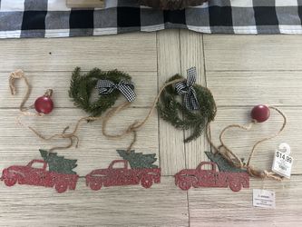 Holiday Garland W/ Tree