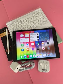 Apple IPad 8th Generation (10.2” Retina /Latest iOS 26/ 2020 model) 32GB with stylus pen, keyboard & Accessories