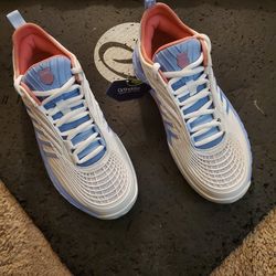 K-Swiss size 7.5 Supreme HyperCourt  2